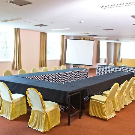 Nam Center Hotel Kemayoran Джакарта Екстер'єр фото