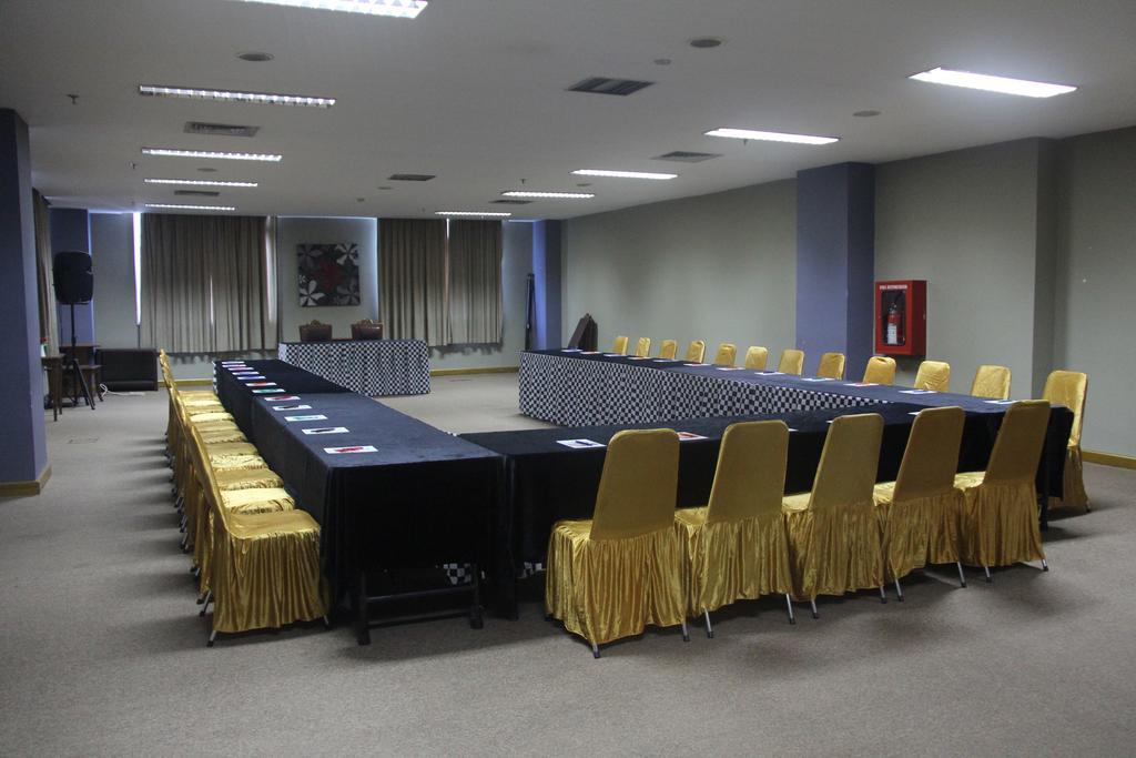 Nam Center Hotel Kemayoran Джакарта Екстер'єр фото